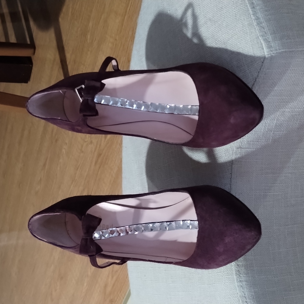 Kate Spade jeweled bow high heeled shoes